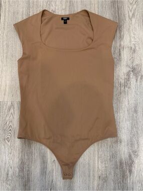 NWOT Express Body Contour Square Neck Bodysuit Size Large Camel Brown